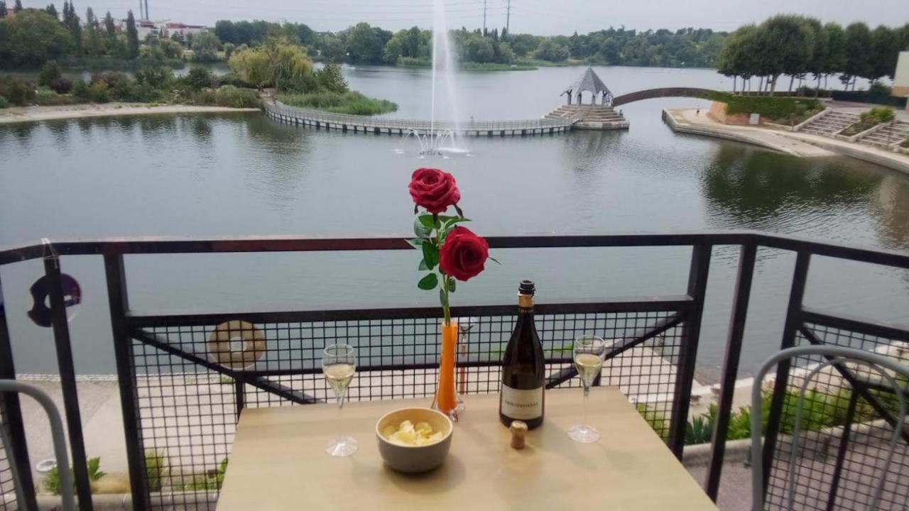 Vue Exceptionnelle Sur Le Lac Créteil Kültér fotó
