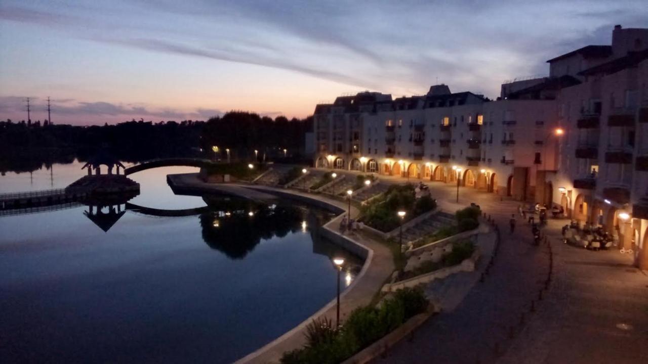Vue Exceptionnelle Sur Le Lac Créteil Kültér fotó