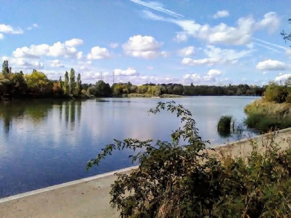 Vue Exceptionnelle Sur Le Lac Créteil Kültér fotó