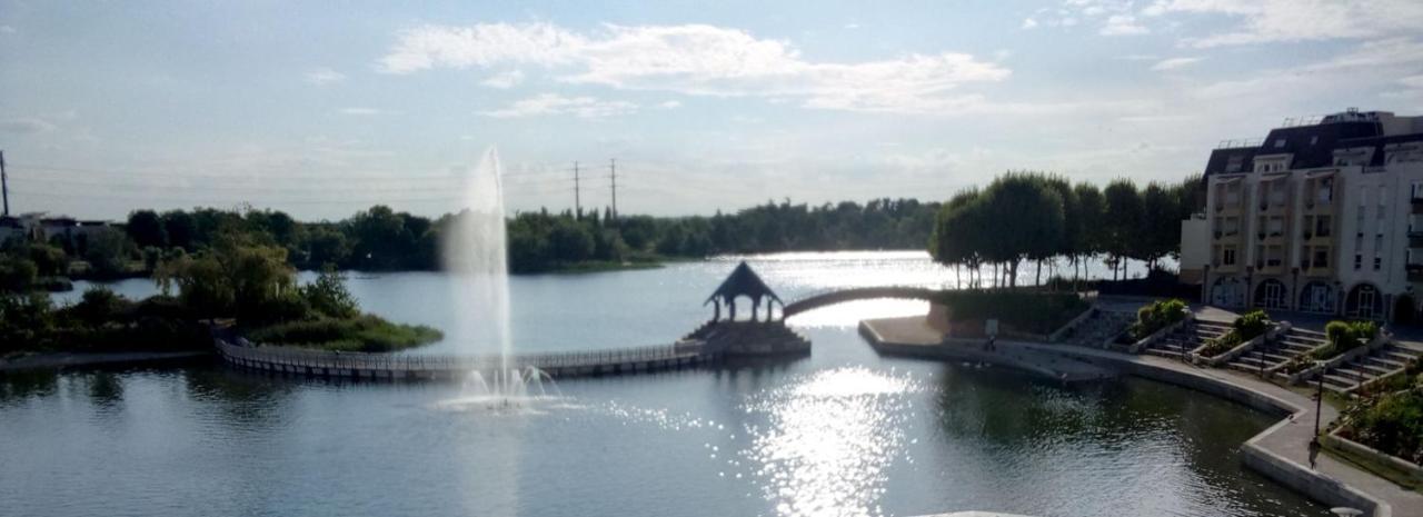 Vue Exceptionnelle Sur Le Lac Créteil Kültér fotó