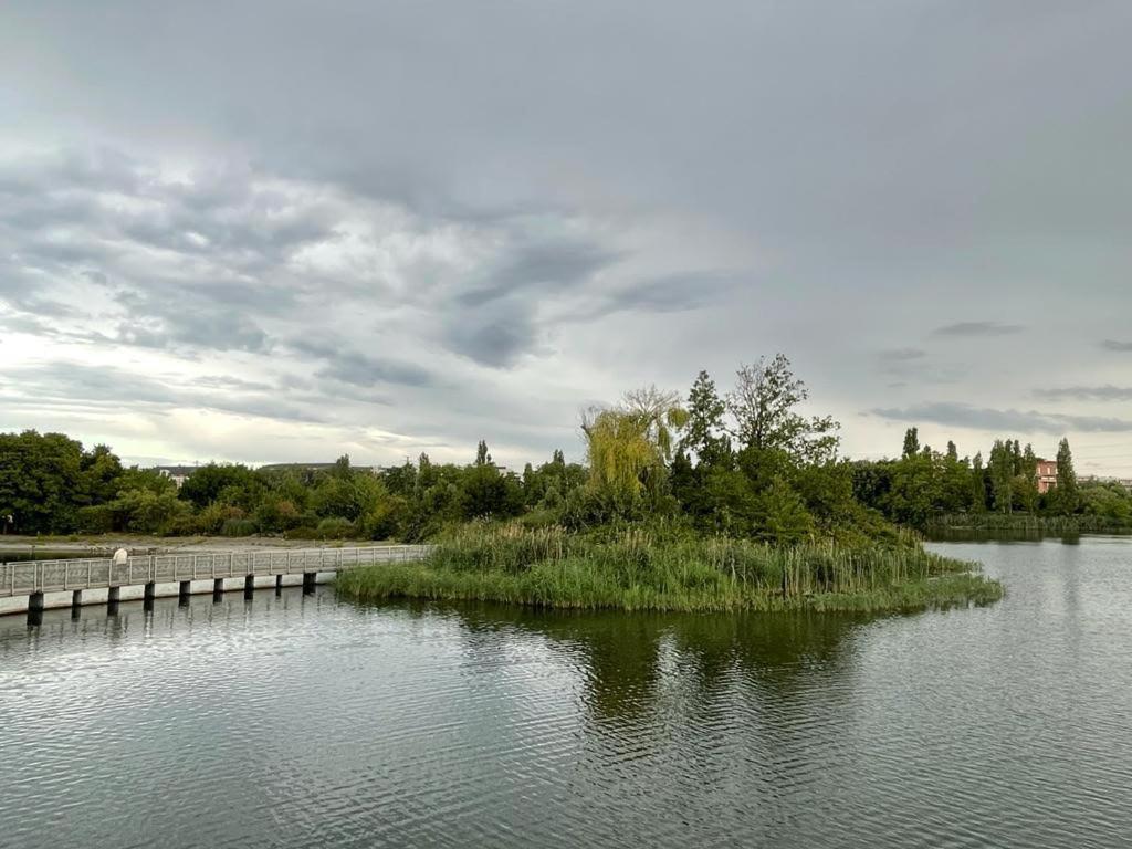 Vue Exceptionnelle Sur Le Lac Créteil Kültér fotó