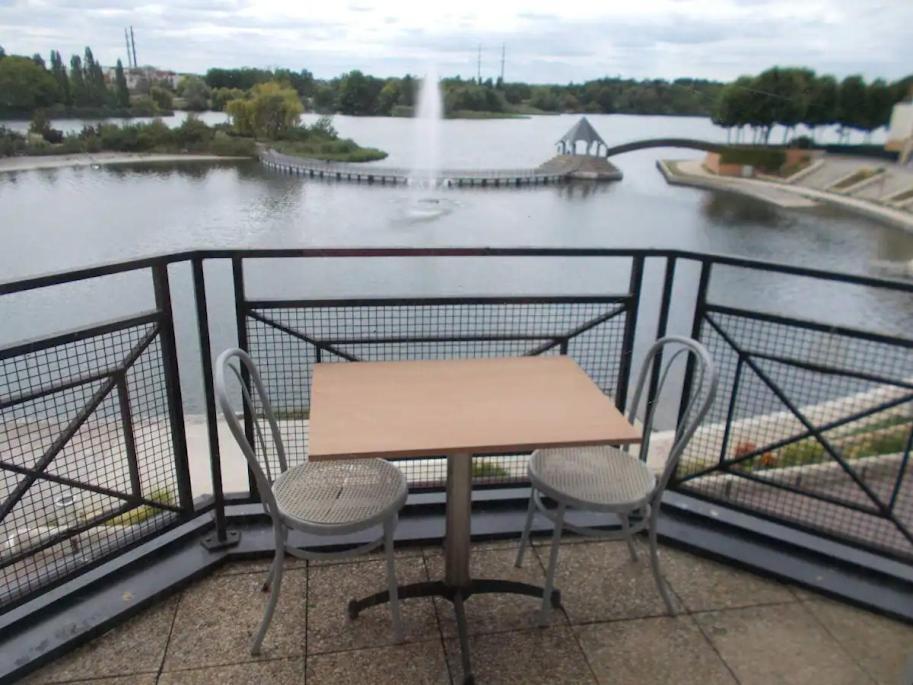 Vue Exceptionnelle Sur Le Lac Créteil Kültér fotó